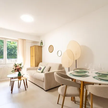 Apartamento With 1 Bedroom, Gambetta, Russian Church